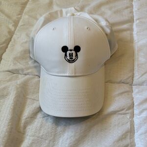 Nike Mickey Mouse Authentic Disney Parks Dri-Fit Featherlight Running Hat Cap